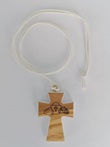 Croce in legno d'ulivo con rifiniture in color bianco Festività, ricorrenze, occasioni speciali