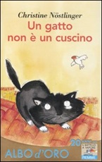 Un gatto non è un cuscino Libro di  Christine Nöstlinger